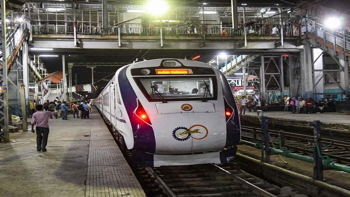 vande bharat train, vande bharat train delhi to katra, vande bharat express, vande bharat train route, vande bharat train delhi to katra ticket price, vande bharat delhi to jaipur, vande bharat chandigarh to delhi