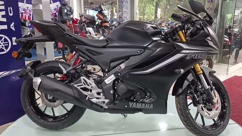 Yamaha R15 V4 Engine & Good Performance