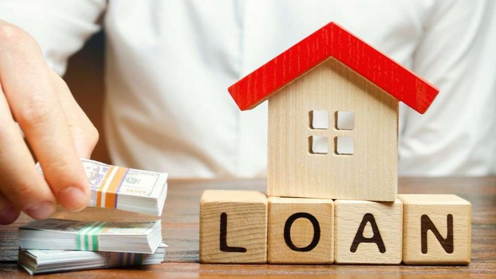 Home loan interest rates are determined based on CIBIL score, salary, type of employment, tenure and amount and may vary.