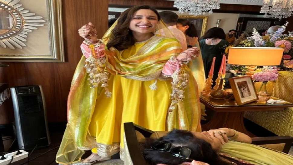 An Unseen Photo From Parineeti Chopra's Chuda Ceremony Goes Viral