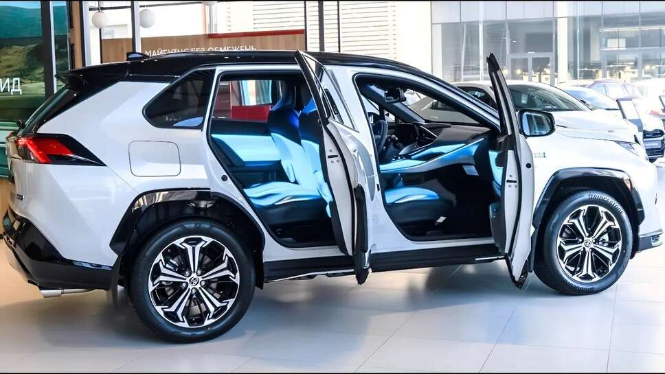 Toyota RAV4 Hybrid 2025, offers powerful performance & a mileage of 38 MPG