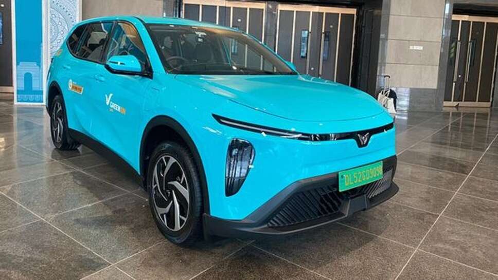 Green SM Limo Electric Taxi Review | VinFast MPV 7-based EV | Features, Boot Space, Range