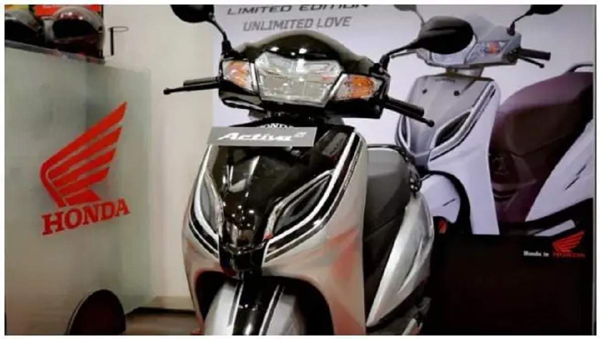 Honda Activa DLX Variant The Price is Also Budget Friendly