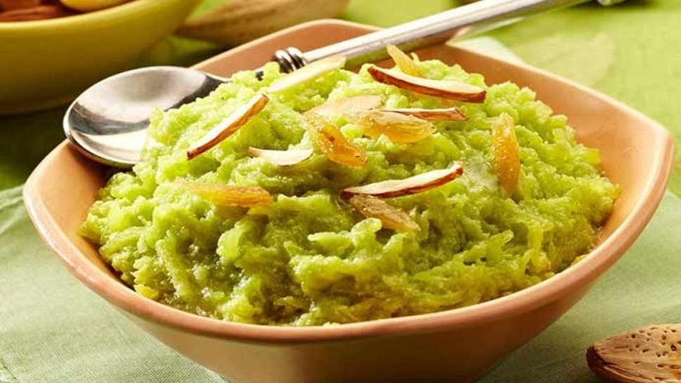 Lauki Halwa Recipe Halwa is now liked by everyone whether it is child, young or old. Everyone's mouth gets watery on hearing the name of Halwa. If in this case we ask you whether you have ever tried gourd pudding before. So you will find it a bit strange that gourd also has halwa.