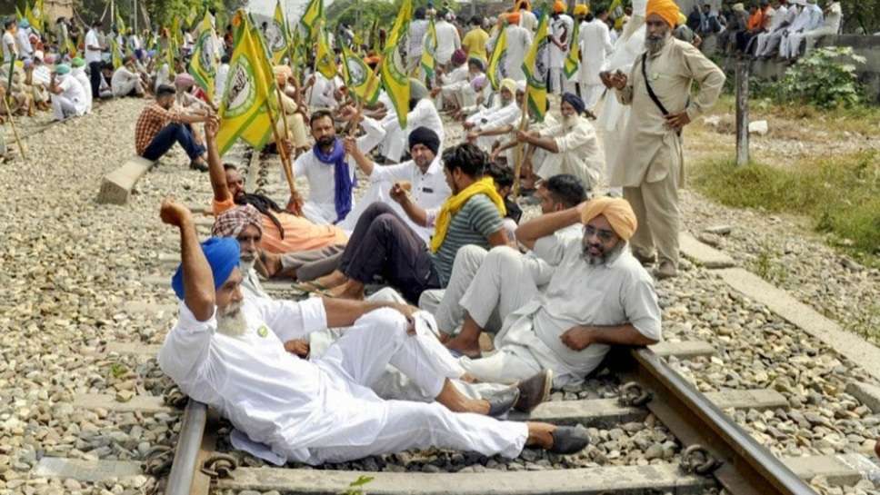 Punjab Kisan Agitations  Farmers Sit on Strike, Rail Roko Movement Will Continue For 3 Days