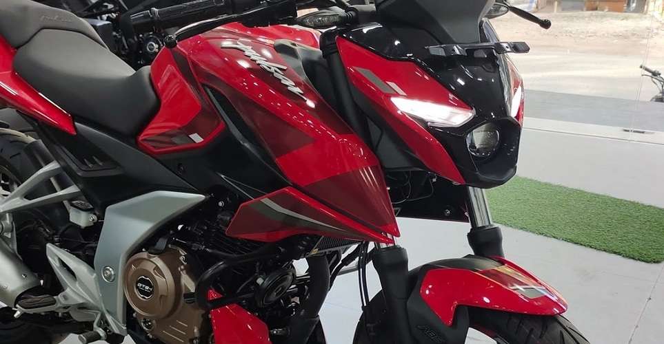 New Bajaj Pulsur N125 Bike Comes With Premium Features & Attractive Design, Know its Mileage, Engine & Price Details