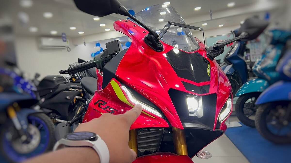 Yamaha R15 V4 New Bike