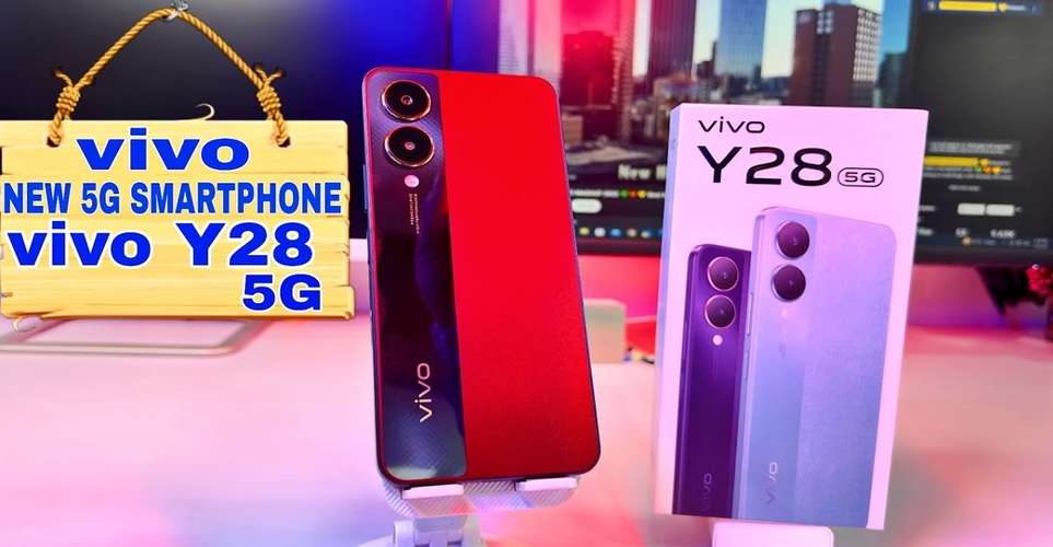  A product image of the Vivo Y28 5G smartphone, which has a triple camera setup on the back and a waterdrop notch on the front.