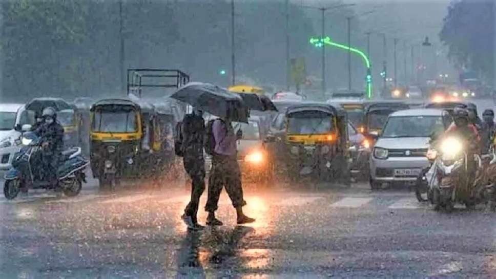 Heavy rain in Delhi today, Rain in Delhi today News, Rain in Delhi today hourly, Weather in Delhi today, Weather in Delhi for next 15 days