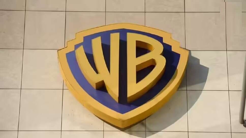 Why is Warner Bros being sold, Who will buy Warner Bros Discovery, Can Disney buy Warner Bros, What is Warner Bros Discovery, Who owns Warner Bros Discovery, Warner Bros sale price, Warner Bros Discovery vs Warner Bros, Does Warner Bros own DC