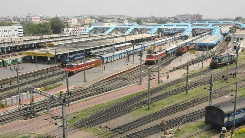 Top 10 biggest railway station in India, World biggest railway station, Top 10 biggest railway station in the world, India biggest railway station platform, Biggest railway station in India 2023, Which is the biggest railway station in India, Largest railway station in up